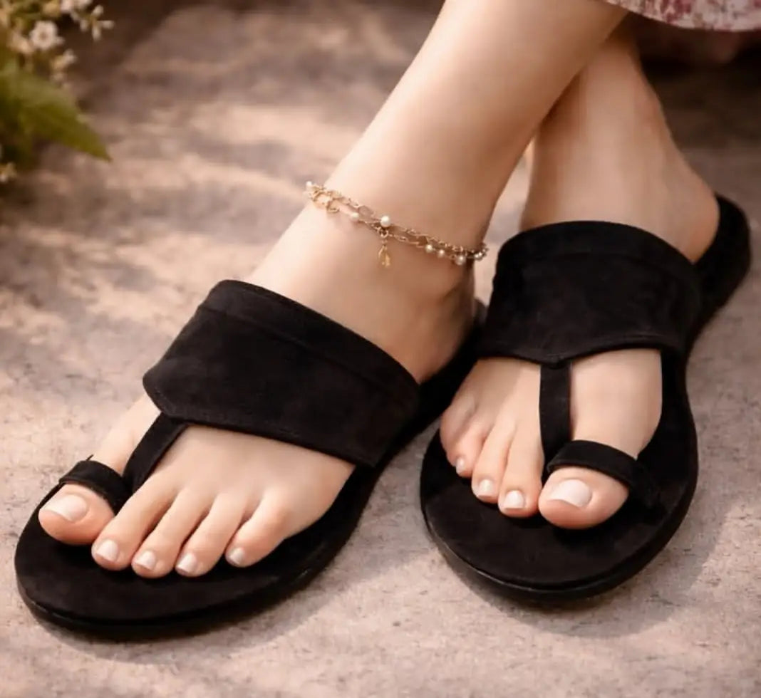 Women's Velvet Formal Kolhapuri Chappal